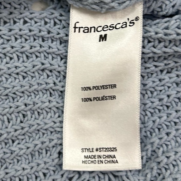 NWT Miami - Franchesca’s Blue and Cream Summer Cropped Sweater. Size Medium. - Picture 8 of 9